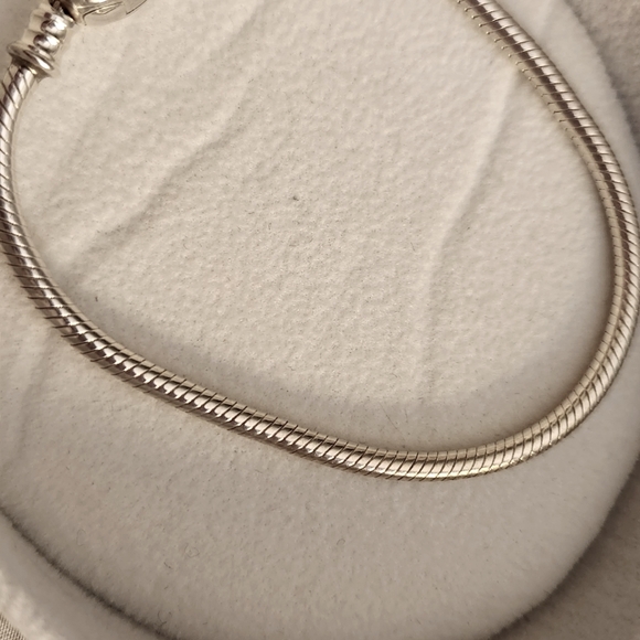 Chamilia Size Small Sterling Silver Bracelet - Picture 2 of 3